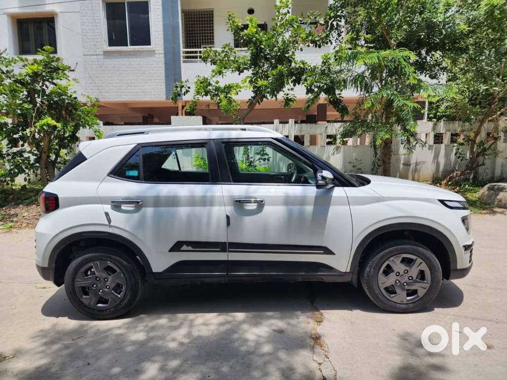 Hyundai Venue 1.2 S (o), 2024, Petrol