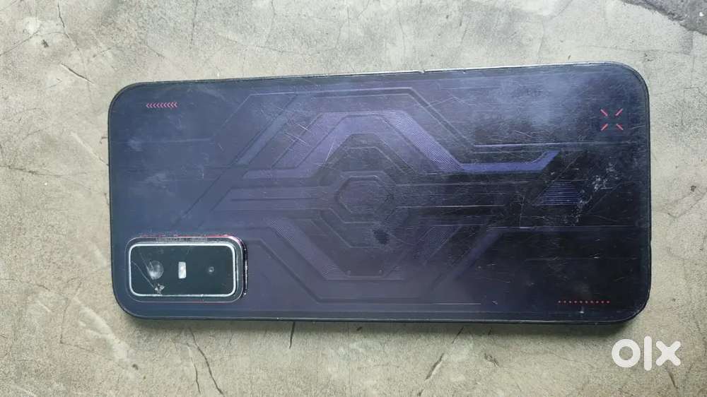 Infnix gt30 pro 5g, screen damage, 1 year old, battery health 92% etc ...
