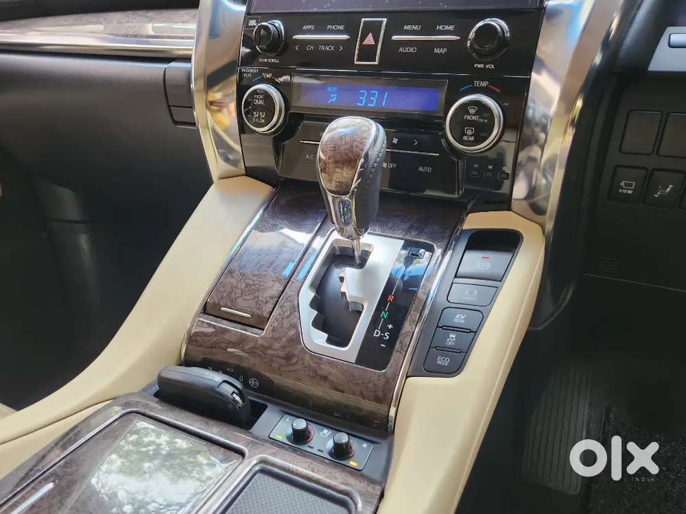 Toyota Vellfire 2.5 Executive Lounge, Petrol, 2020