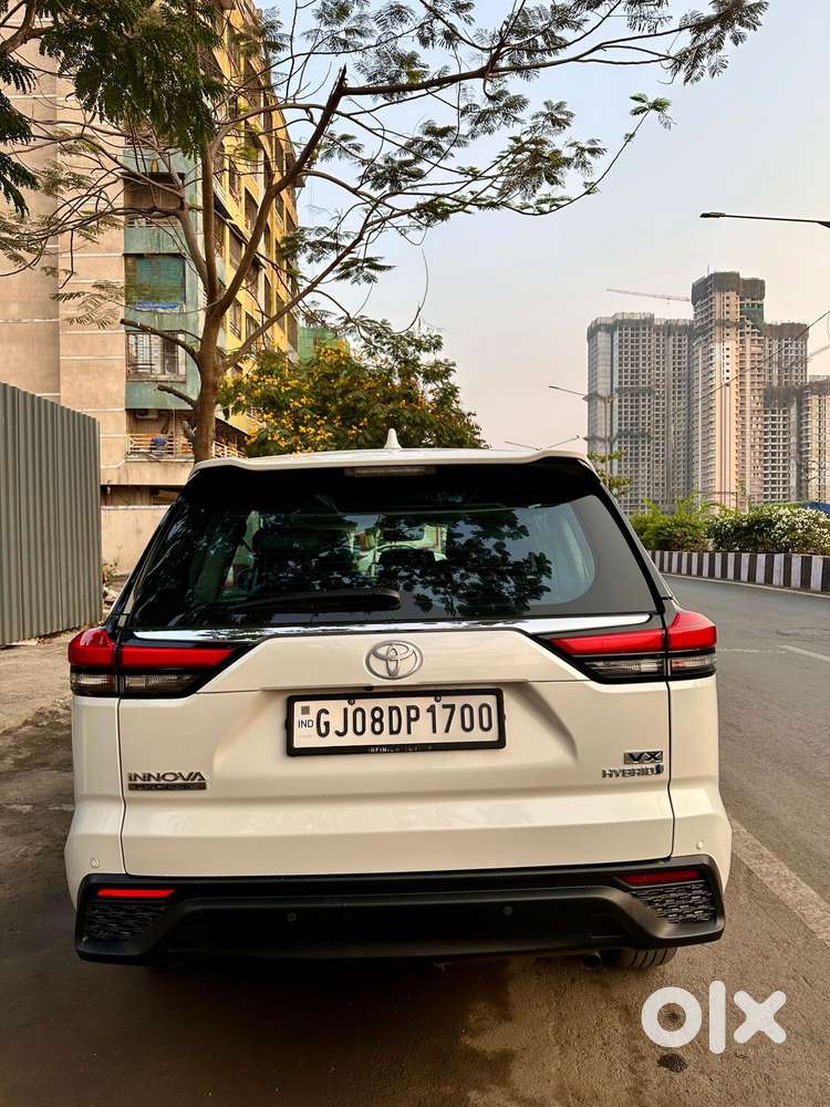 Toyota Innova Hycross 2.0 Vx Hybrid 8 Str, 2025, Cng & Hybrids