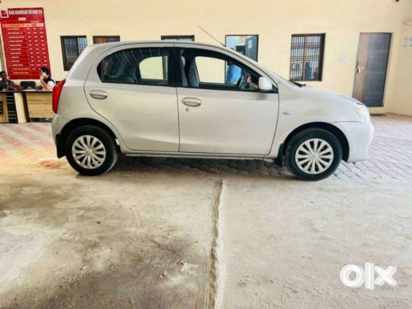 Toyota Etios Liva 2011-2012 G, 2012, Petrol