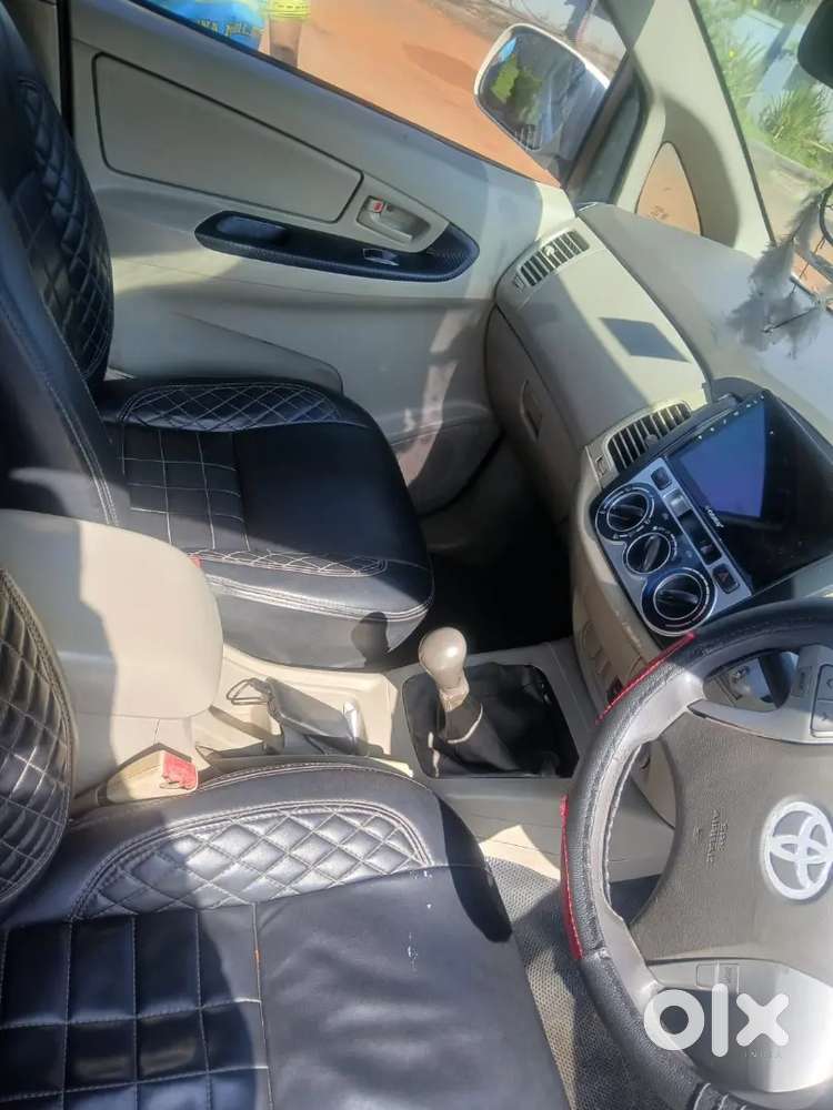 Toyota Innova 2010 Diesel Car