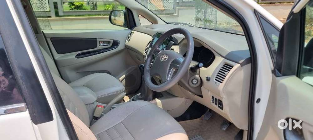 Toyota Innova 2.5 Zx 7 Str Bs-iv, 2014, Diesel