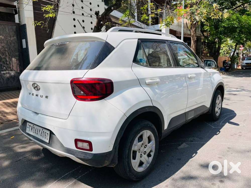Hyundai Venue S Turbo, 2021, Petrol