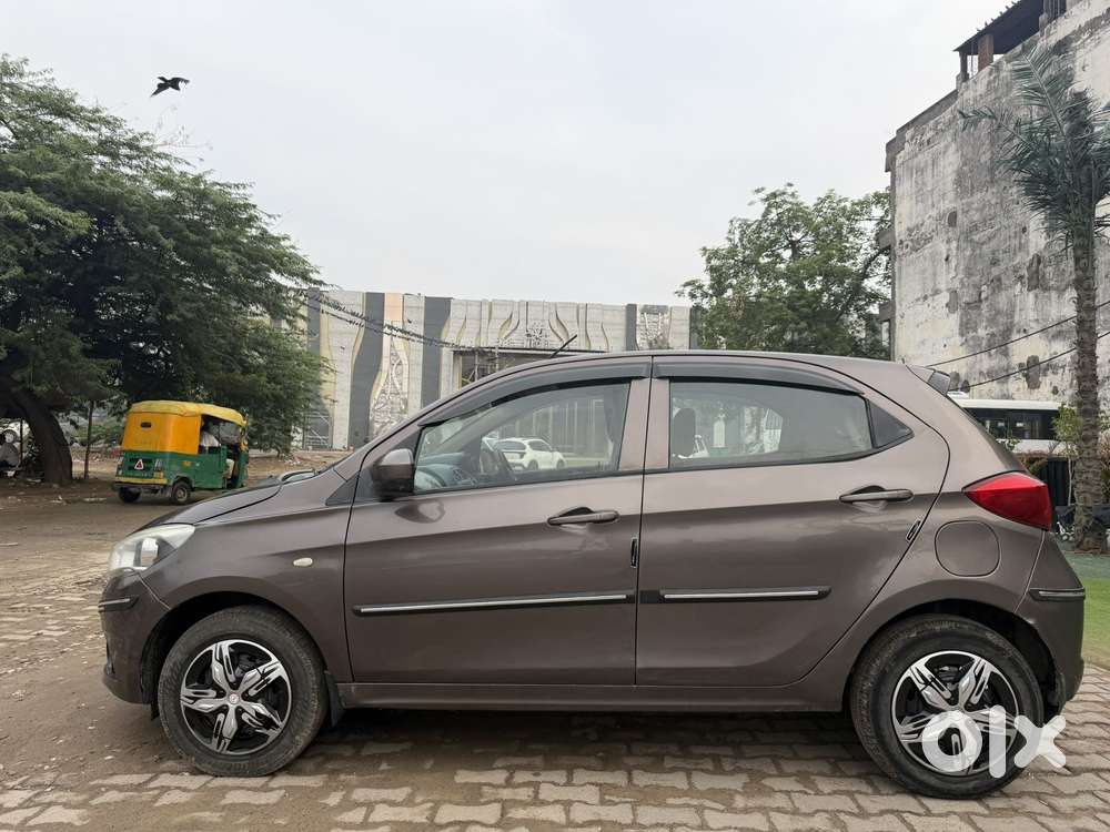 Tata Tiago 1.2 Revotron Xt (o), 2017, Petrol