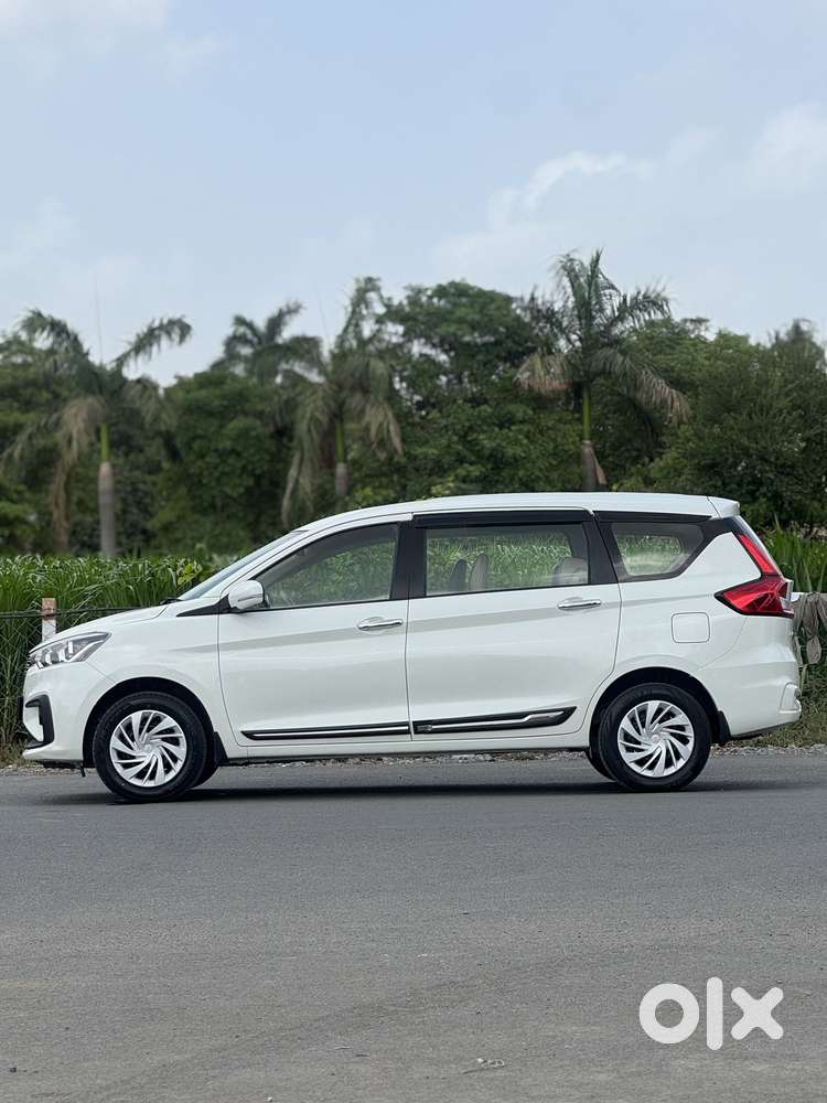 Maruti Suzuki Ertiga 2022-2023 Vxi Cng, 2022, Cng & Hybrids