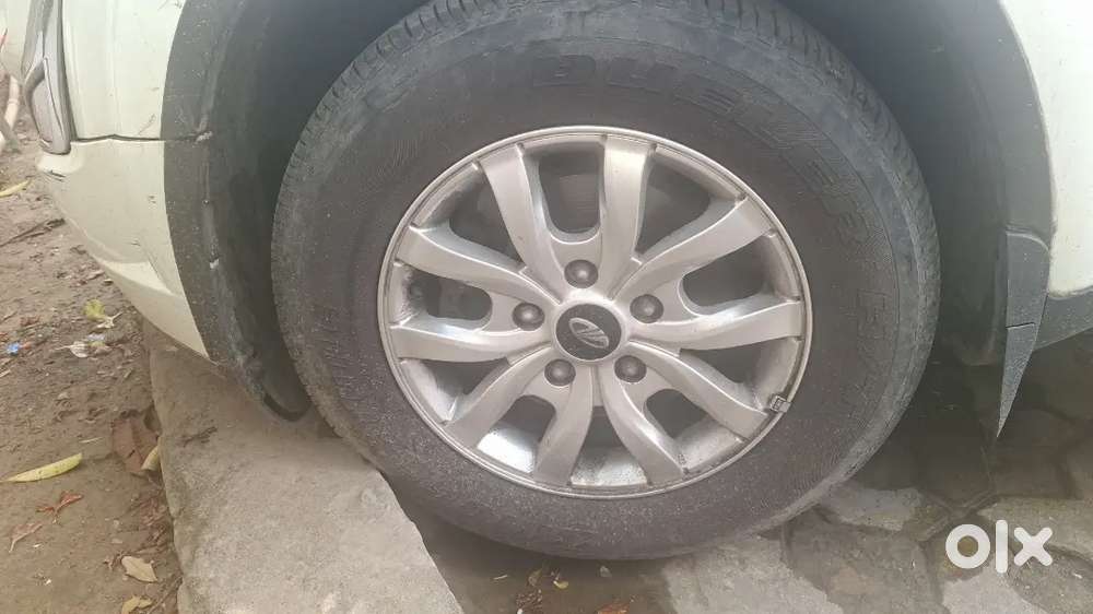 Mahindra Xuv500 2017 Diesel Only 22000 Km Driven With Sunroof