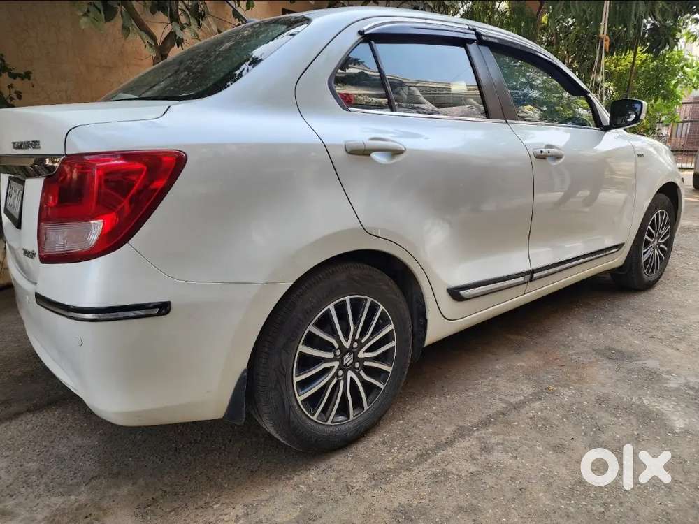 Maruti Dzire 1.2 Zxi 2017 With Mileage Of 32 Km