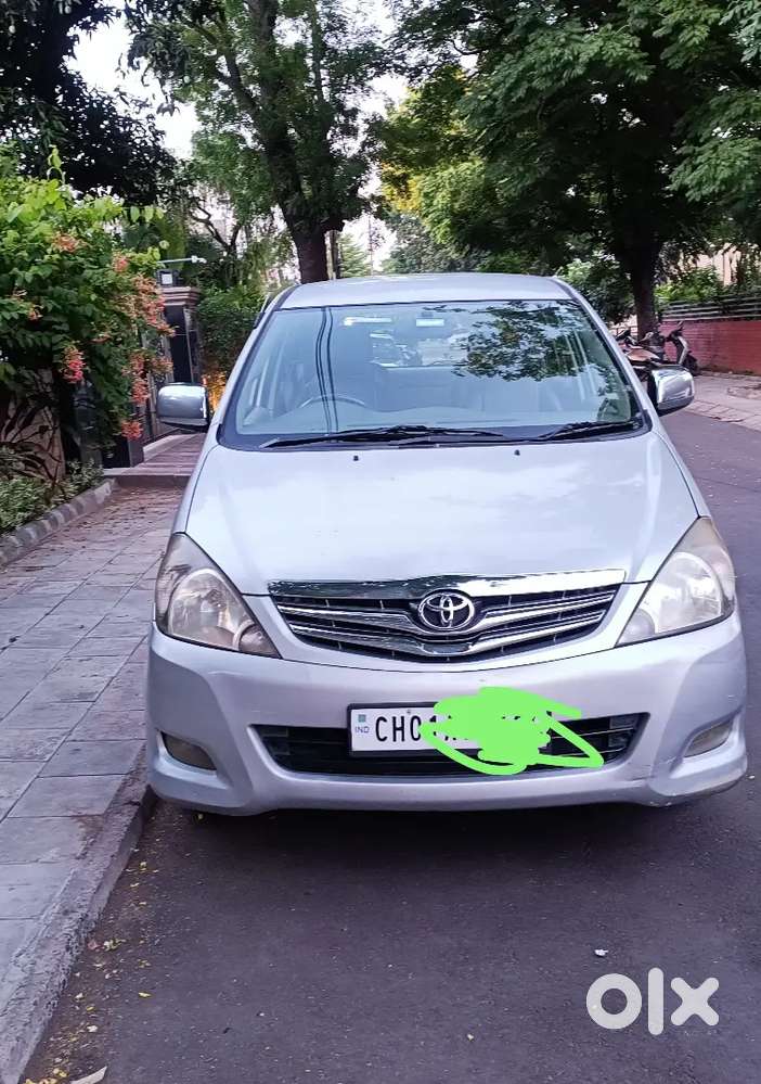 Toyota Innova 2011