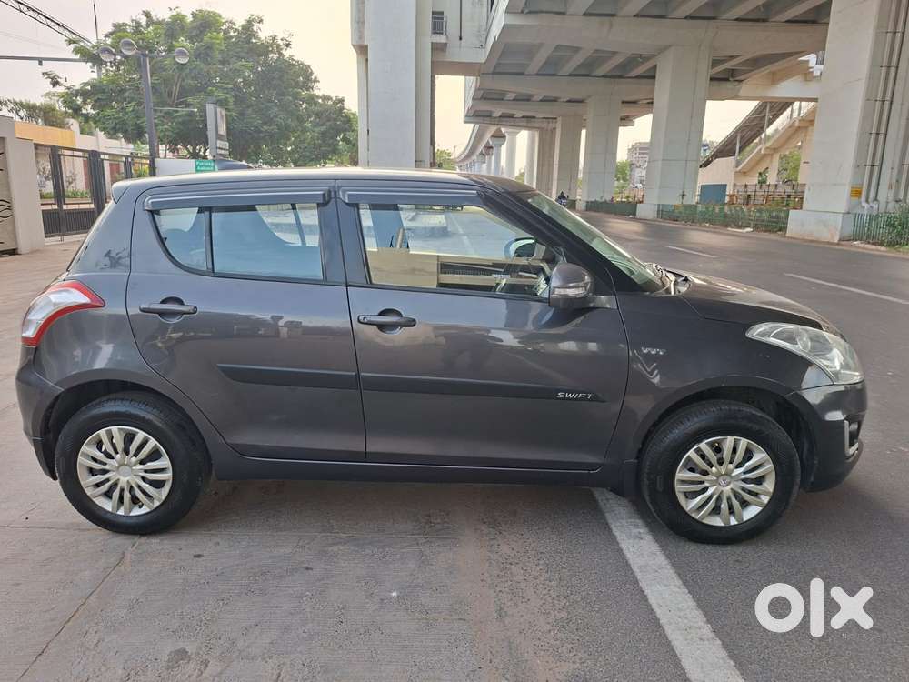 Maruti Suzuki Swift Vxi + Manual, 2017, Petrol