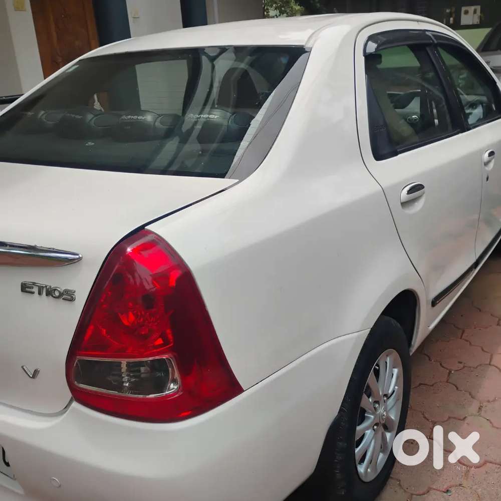 Toyota Etios 2011 Petrol Well Maintained