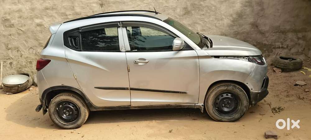 Mahindra Kuv 100 2017
