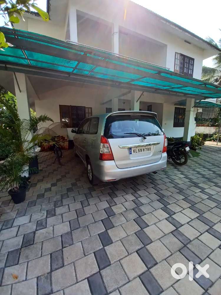 Toyota Innova 2013 Diesel 150000 Km Driven