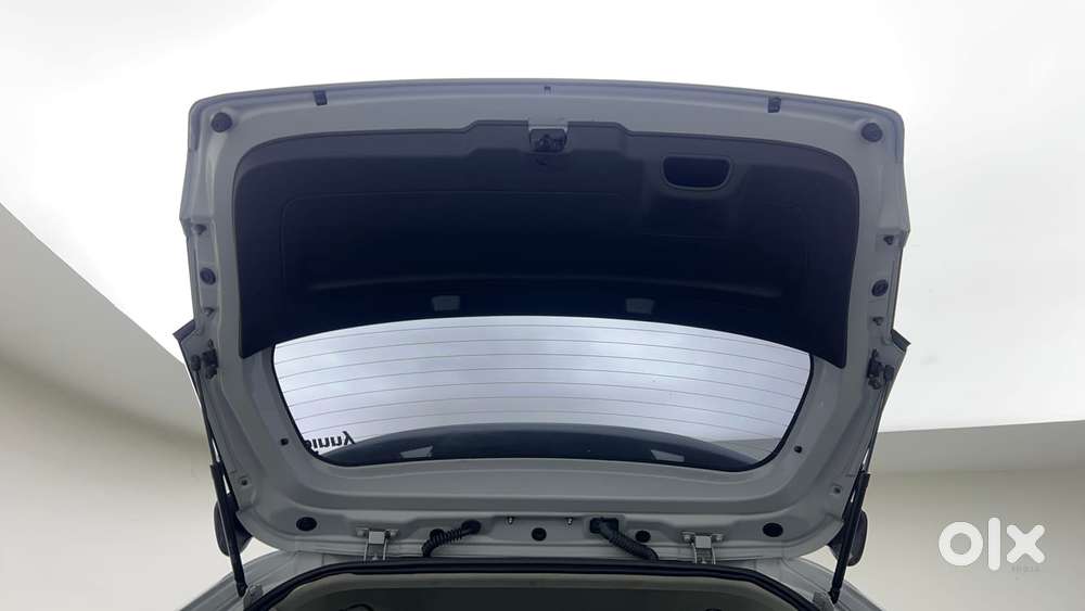 Tata Altroz Xe Petrol, 2025, Petrol