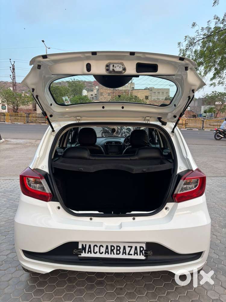 Tata Tiago 1.2 Revotron Xza, 2022, Petrol