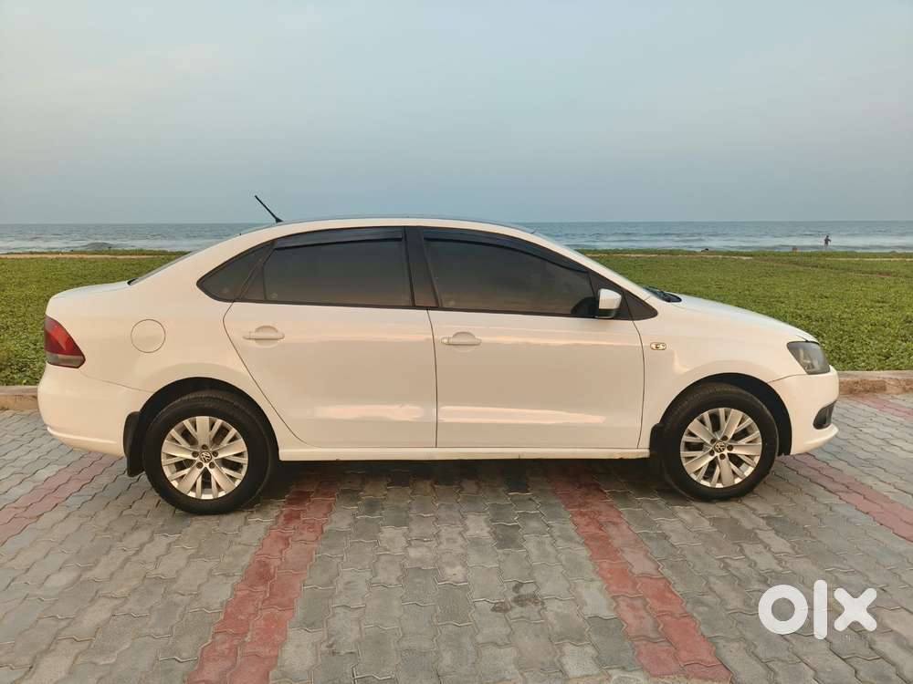 Volkswagen Vento 1.2 Tsi Highline At, 2015, Petrol
