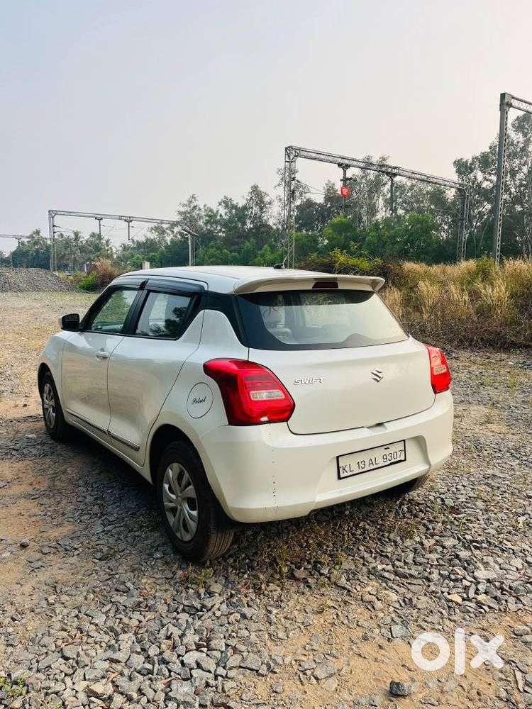 Maruti Suzuki Swift Vxi + Manual, 2018, Petrol