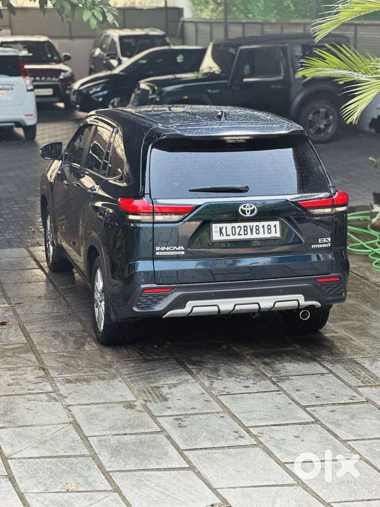Toyota Innova Hycross 2.0 Zx (o) Hybrid 7 Str, 2024, Petrol
