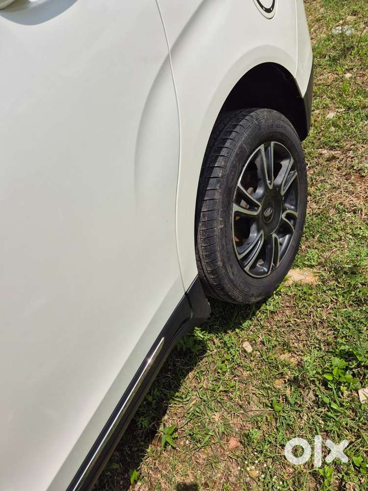 Mahindra Marazzo Diesel 2019