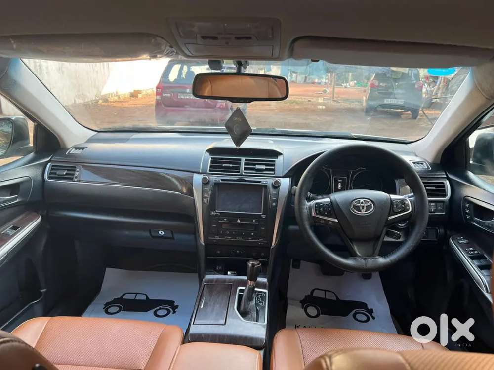 Toyota Camry Hybrid 2018 56000 Km Driven
