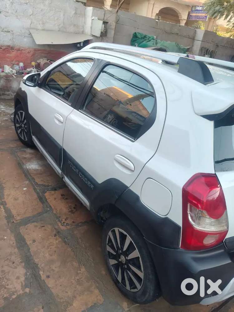 Toyota Etios Cross 2014 Diesel Well Maintained  24+ Milage