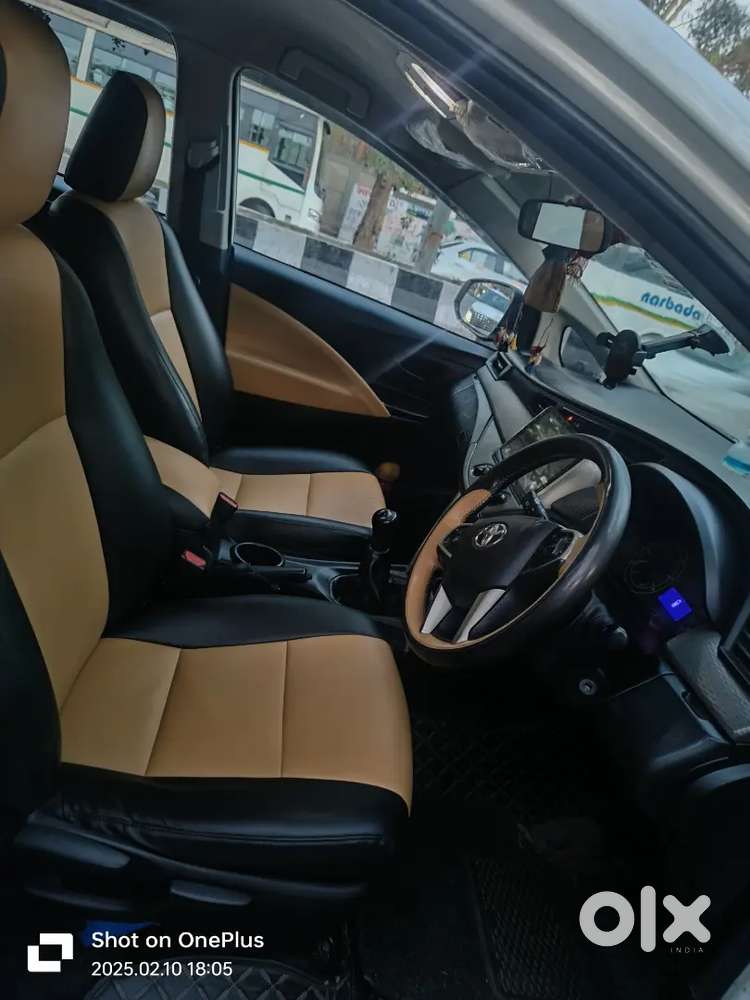 Toyota Innova Crysta Mt, 2.4 G, 2022
