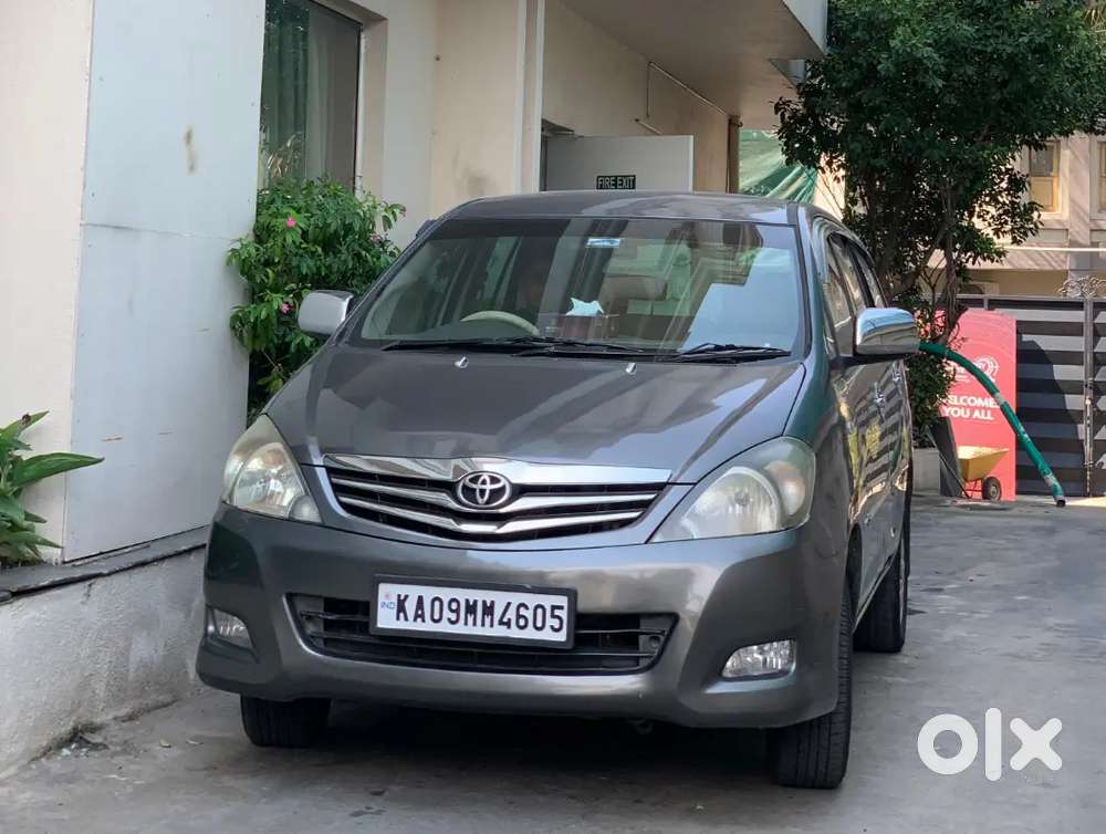 Toyota Innova V Showroom Condition