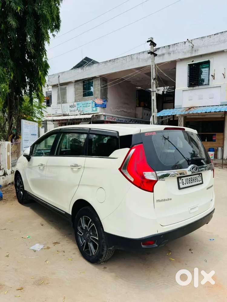 Mahindra Marazzo 2018 Diesel 10007 Km Driven