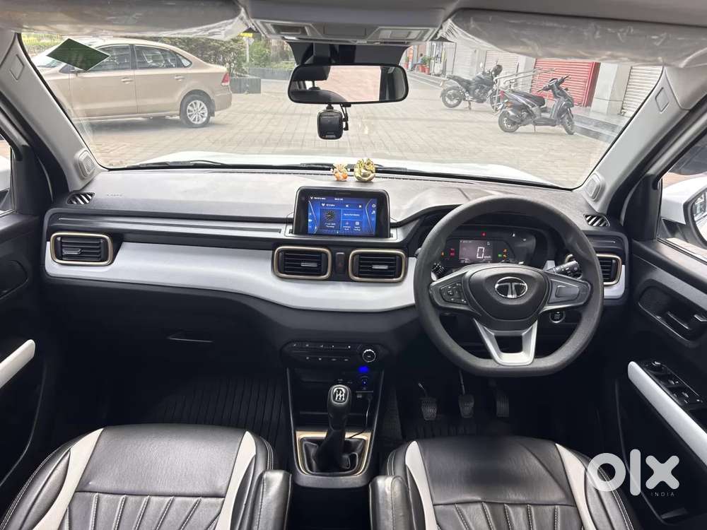 Tata Punch Accomplished Dazzle Sunroof Cng, 2024, Cng & Hybrids