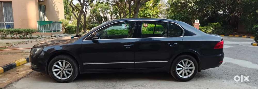 Skoda Superb 2015 Petrol 73000 Km Driven