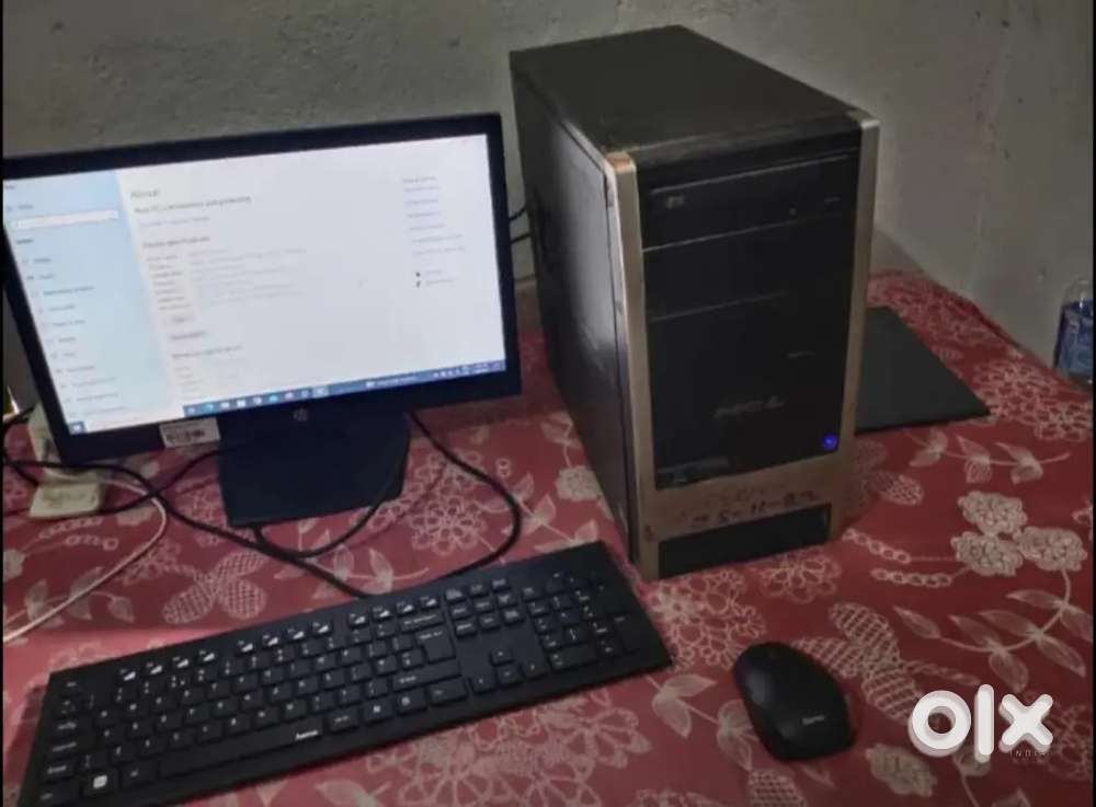 DESKTOP COMPUTER