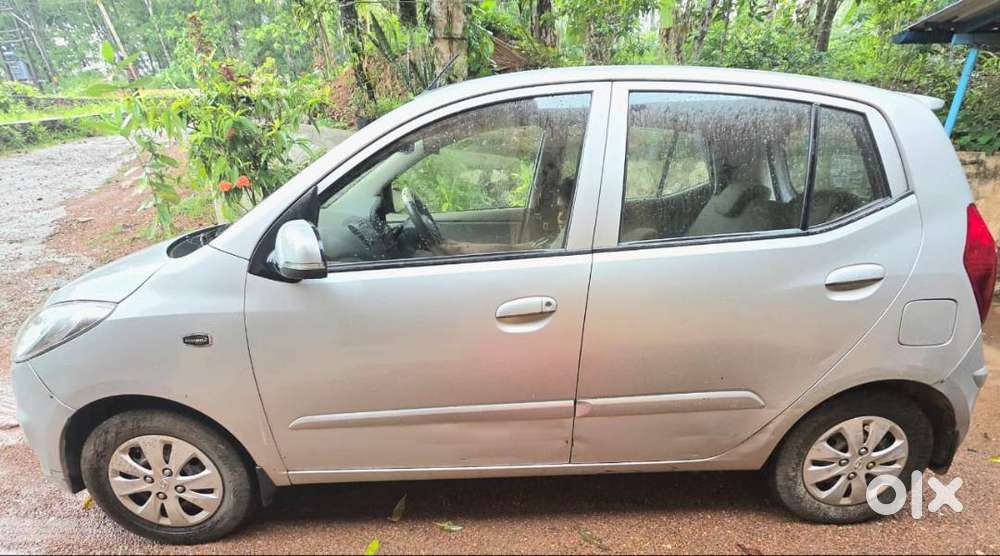 Hundai I10, Lady Driven Automatic Car, 2012may