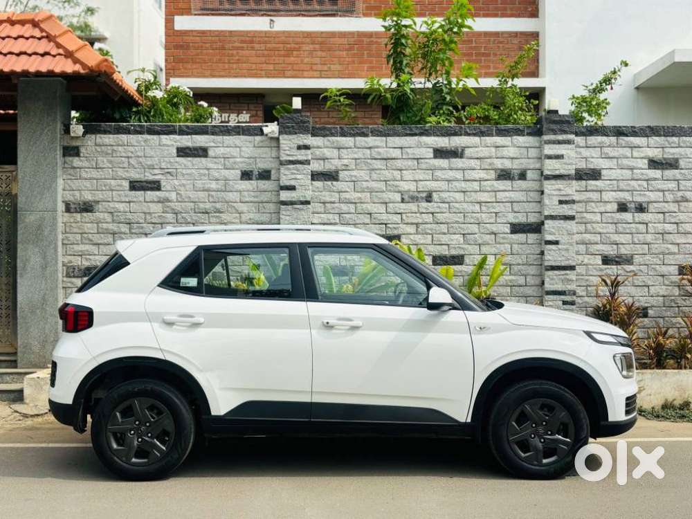 Hyundai Venue Sx Mt, 2025, Petrol