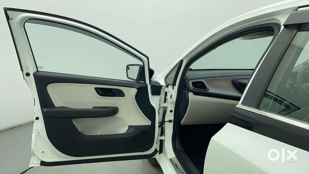 Tata Altroz 1.2 Xe Plus Petrol, 2021, Petrol