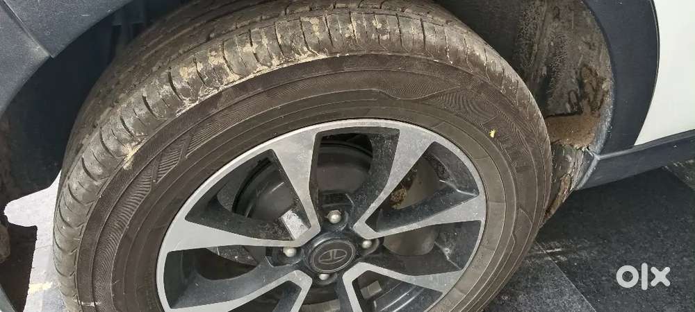 Tata Nexon 2020 Petrol 78000 Km Driven New Tyre Yokohama