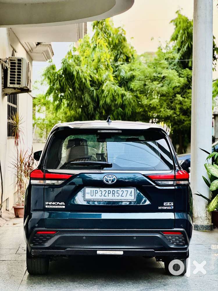Toyota Innova Hycross 2.0 Zx Hybrid 7 Str, 2024, Petrol