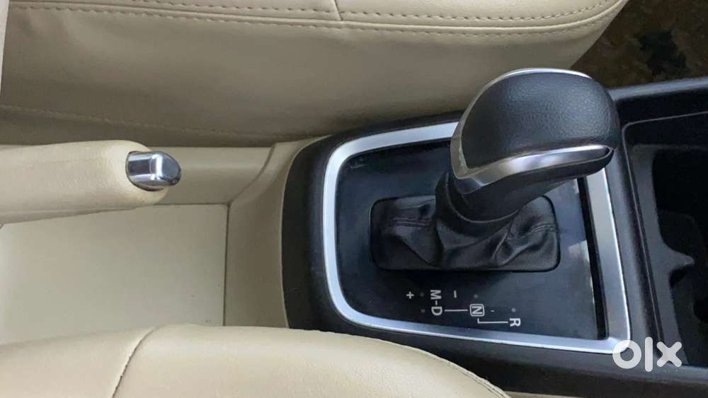 Maruti Suzuki Swift Dzire Zxi + Amt, 2018, Petrol