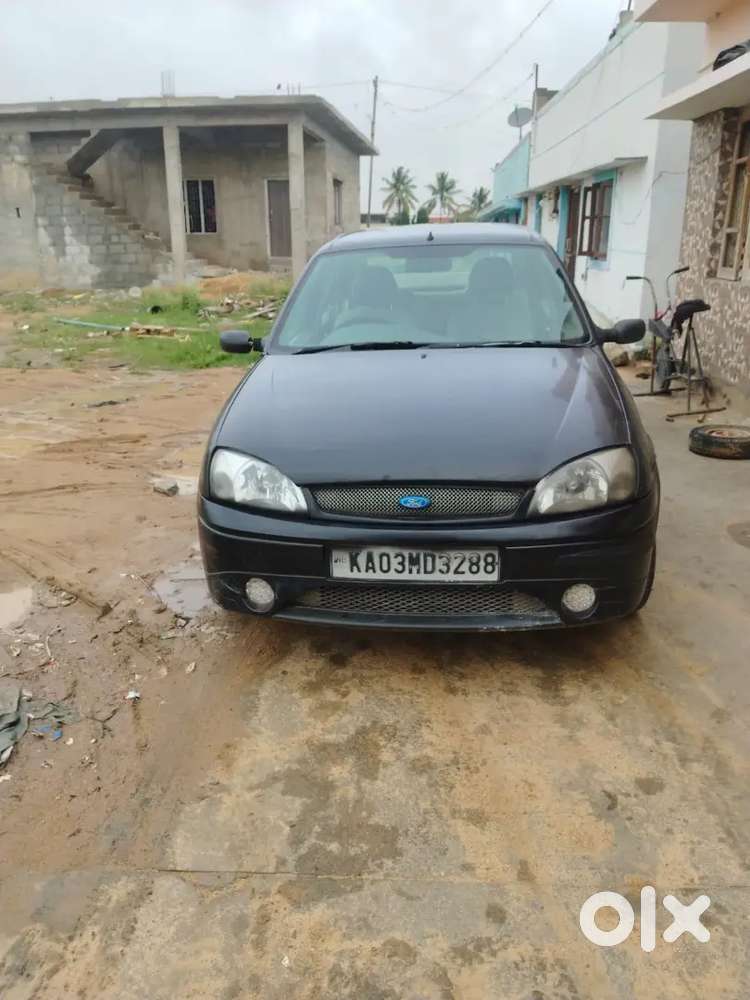 Ford Ikon Music 2005