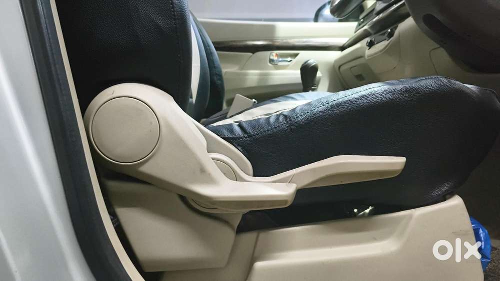 Maruti Suzuki Ertiga Zxi Plus Shvs, 2021, Petrol