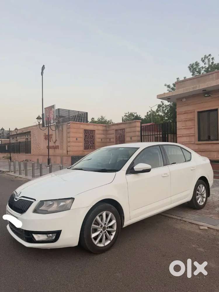 2015 Skoda Octavia 2.0 Tdi Ambition | 93,000 Km | 2nd Owner | Vip No.