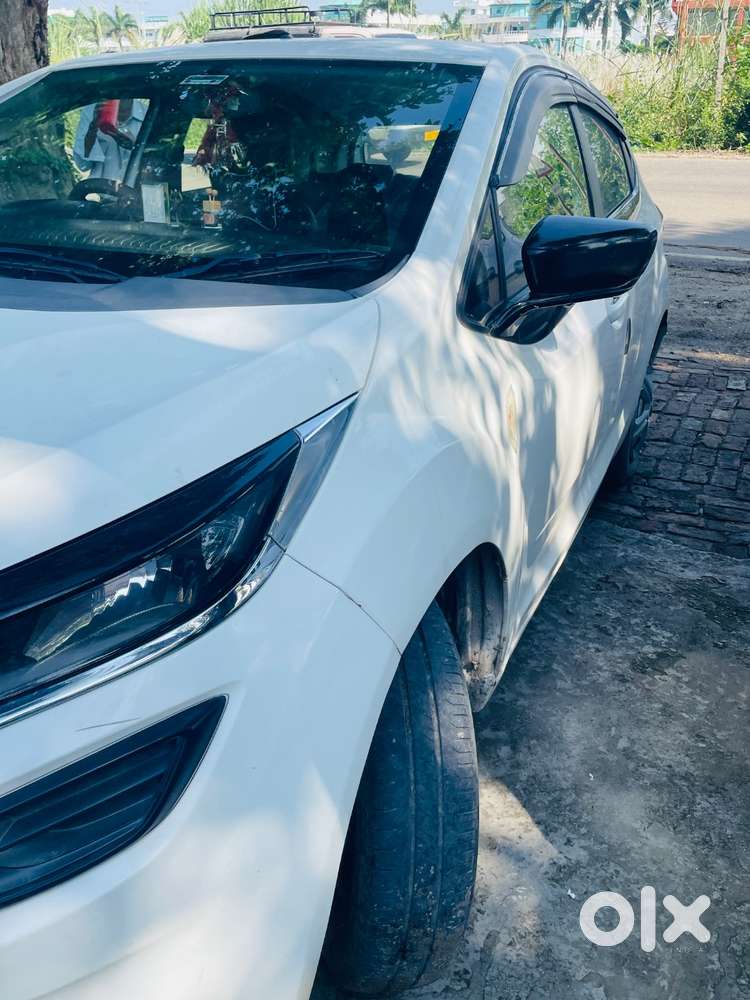 Tata Altroz Petrol 2022