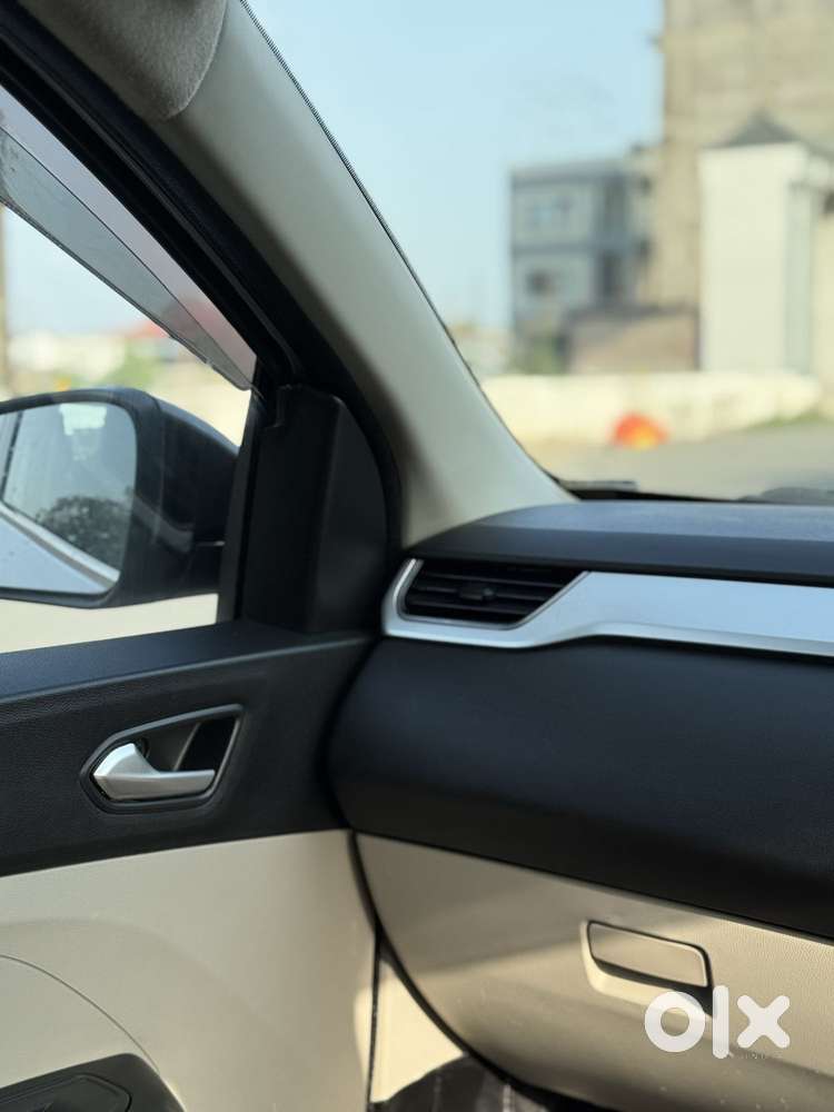 Renault Triber Rxz, 2022, Petrol