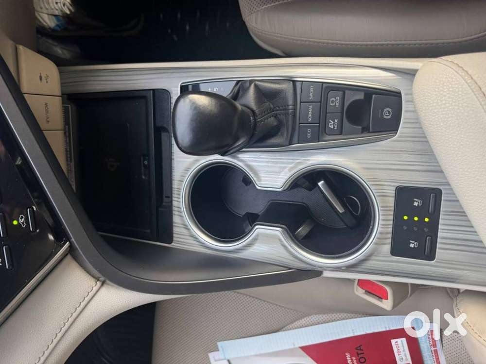 Toyota Camry Hybrid, 2021, Petrol