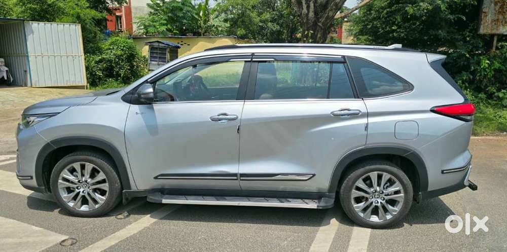 Toyota Innova Hycross Zx Hybrid 7 Seater | 2025 | 14k Km