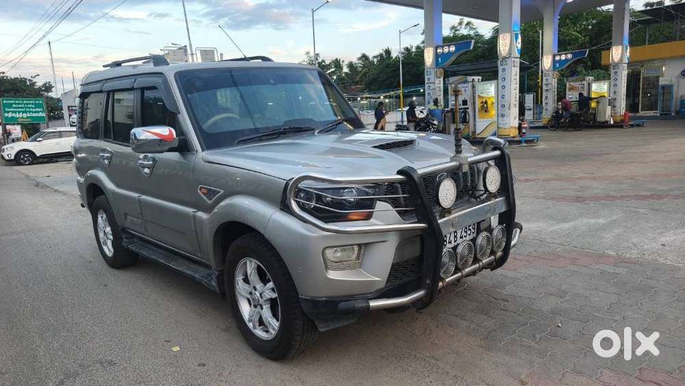 Mahindra Scorpio S10, 2015, Diesel