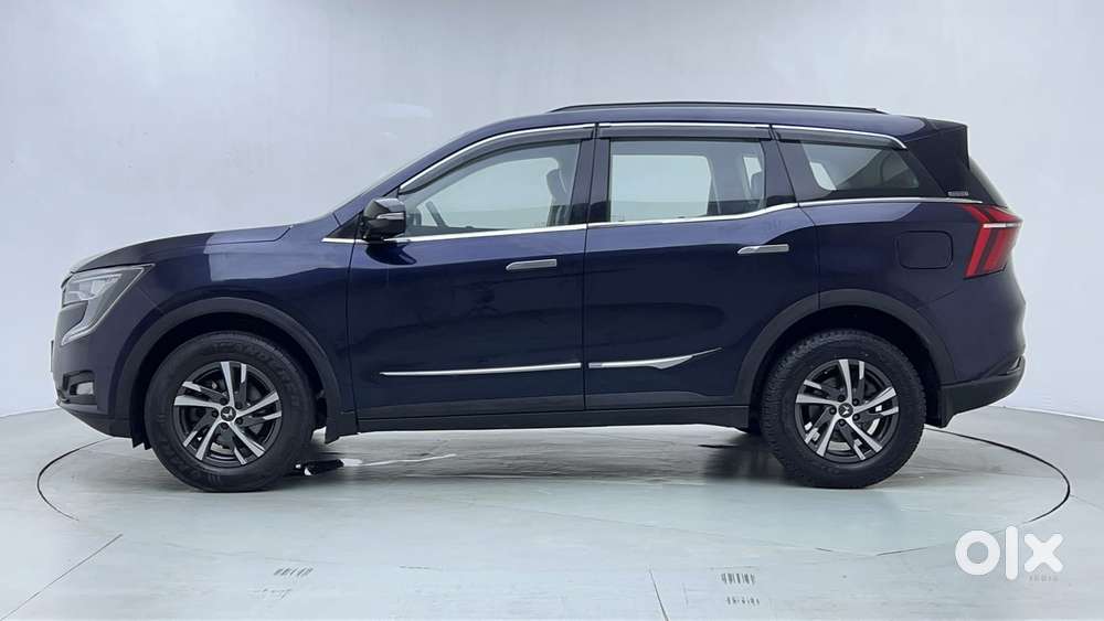 Mahindra Xuv700 2.0 Ax 5 Petrol Mt Str, 2022, Petrol
