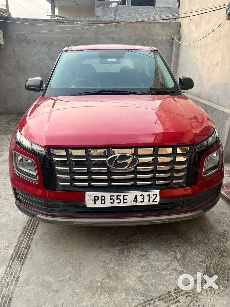 Hyundai Venue Petrol 2022
