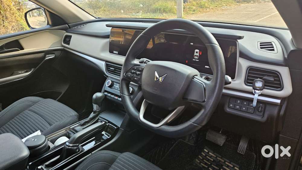 Mahindra Xuv700 2.2 Ax 5 Diesel At Str, 2023, Diesel