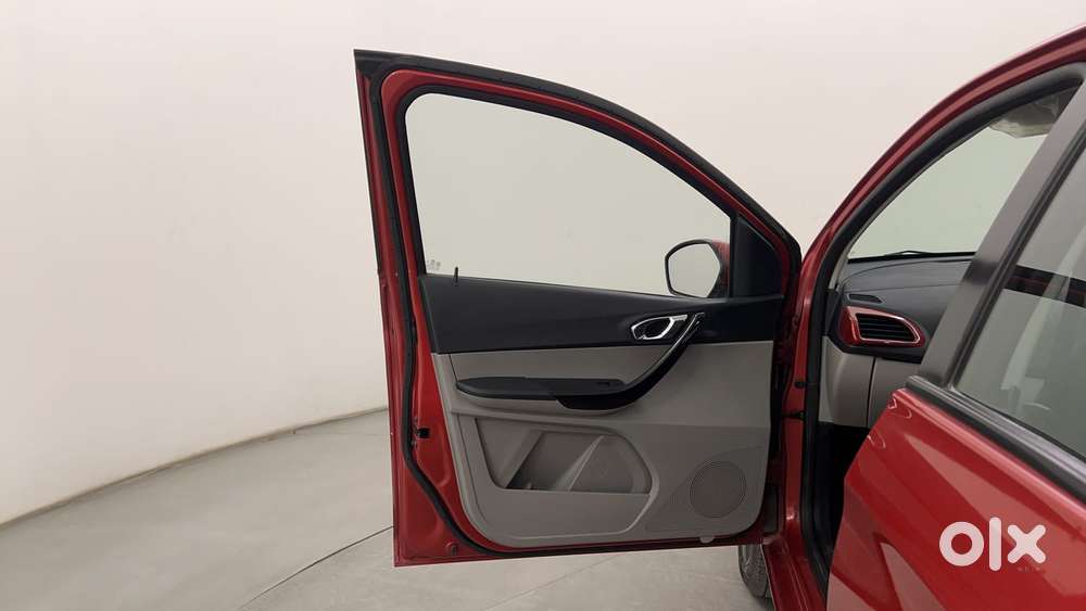 Tata Tiago 1.2 Revotron Xz Plus Dual Tone, 2019, Petrol