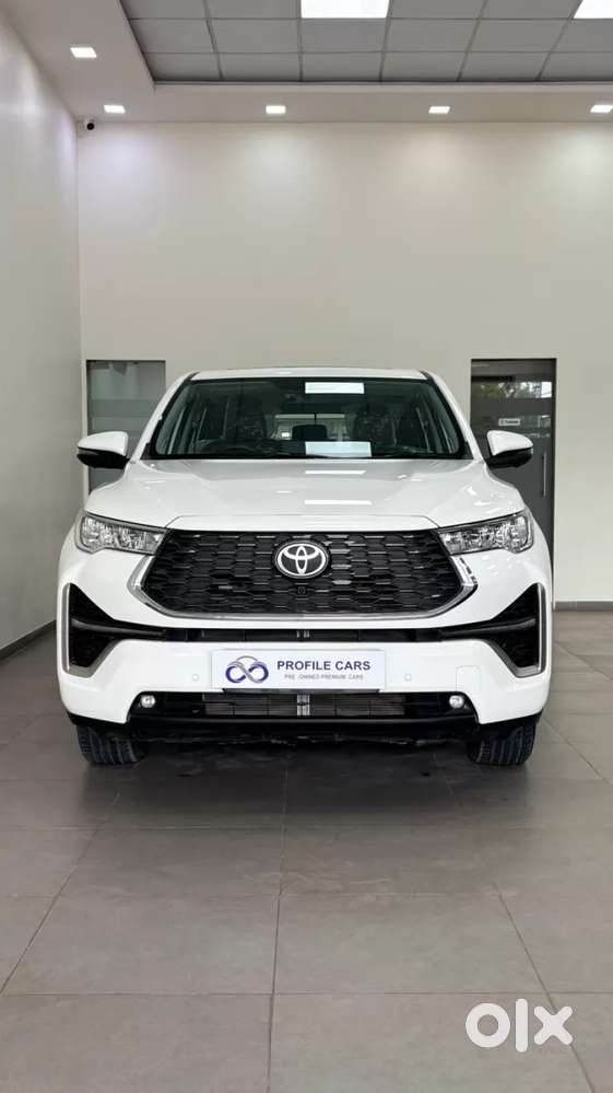 Toyota Innova Hycross, 2025, Petrol